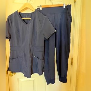 Cherokee Infinity Women’s Jogger Scrubs w/Certainty Fabric, L Petite